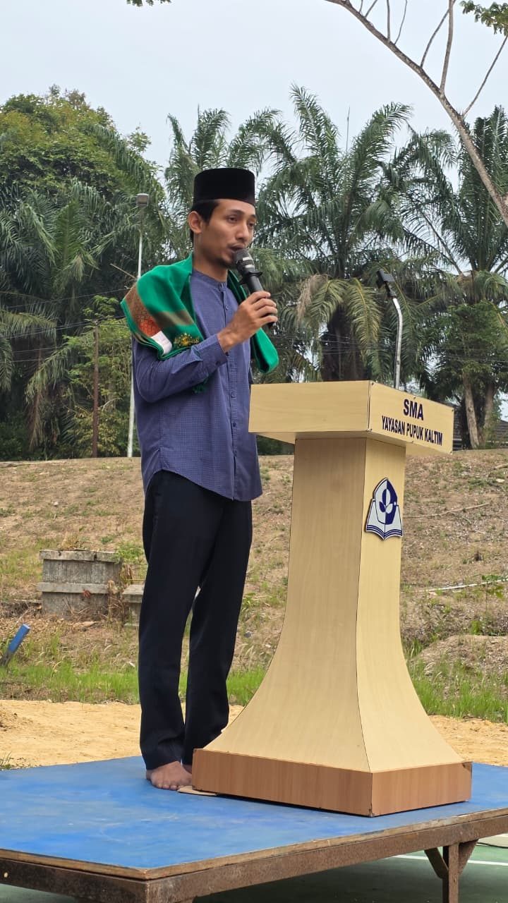 Sholat Isitisqo Kantor SD1 dan SMA di Kampus 1 YPK