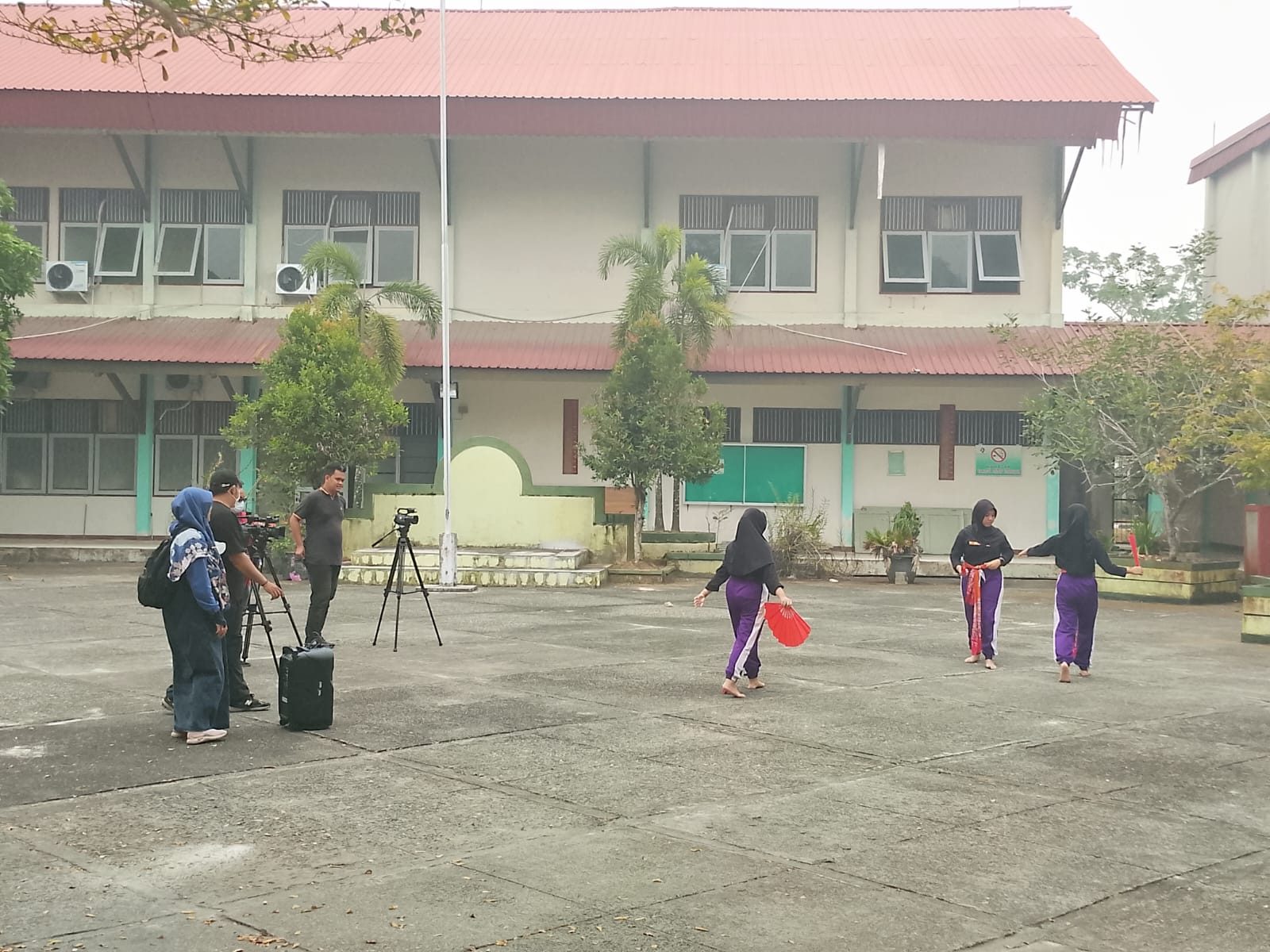 Prestasi SMA YPK Menembus Layar TVRI Kaltim Lewat “Mengukir Prestasi”