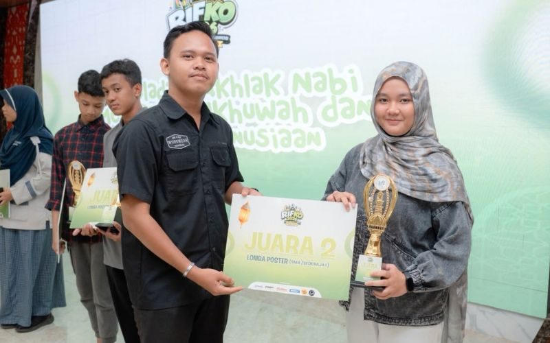 Milanis Dikma Fakhira Shakila, Siswa SMA YPK Bontang, Raih Juara 2 Lomba Poster Digital RIFKO 1448 H